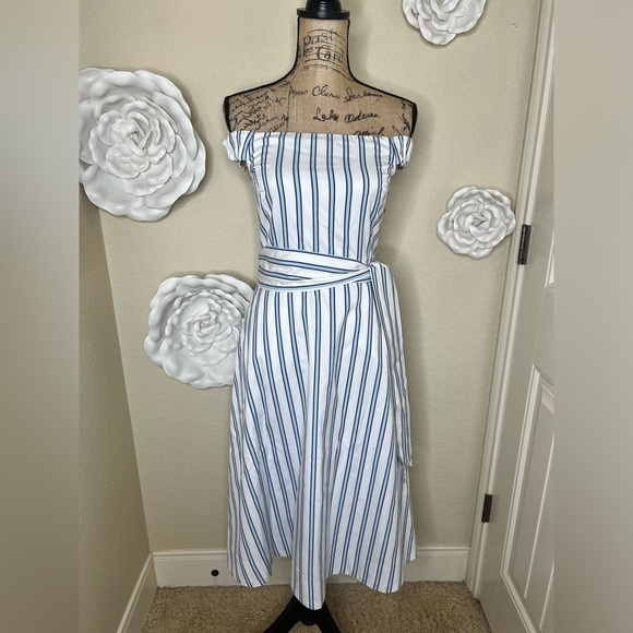 Draper James Dresses & Skirts - Draper James Off the Shoulder White & Blue Multi Striped Dress Size 0